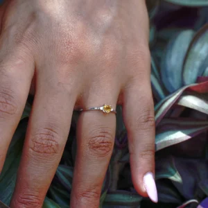 Anello amber medium in oro 18 kt diamanti e pietra preziosa - immagine 2