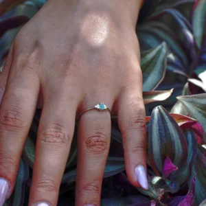 Anello Kaori oro 18 kt diamanti e pietra preziosa - immagine 2