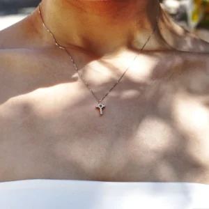 Collana Croce Lea oro 18 kt diamanti e pietra preziosa - immagine 2